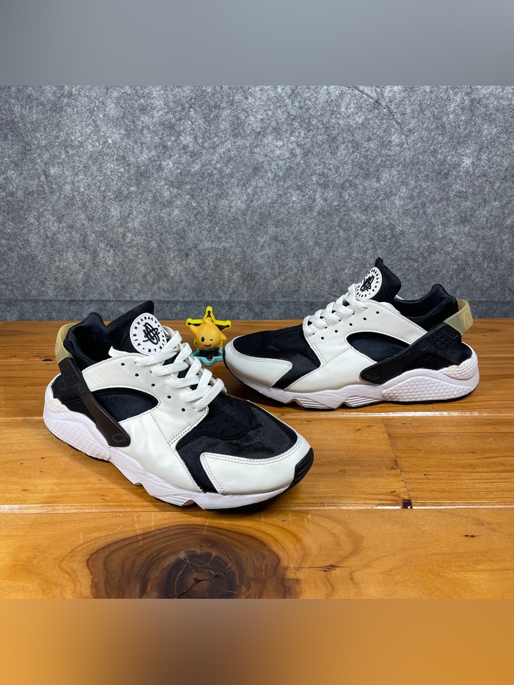 Nike Air Huarache MENS SIZE 11.5 OG Orca Black White Sneakers DD1068-001